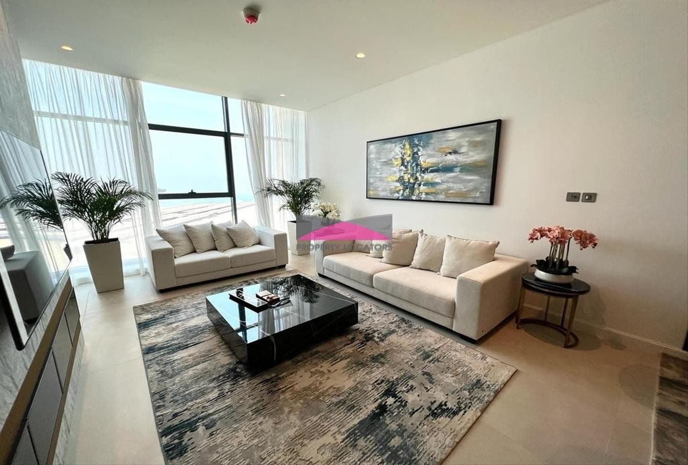 STUNNING THREE BEDROOM APARTMENT FOR SALE