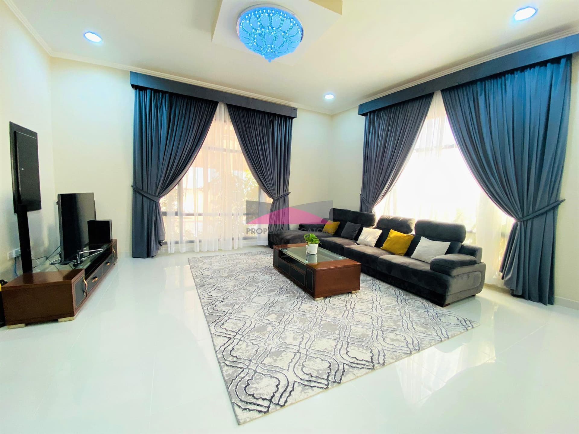 NAVY APPROVED l SPACIOUS GROUND FLOOR FLAT