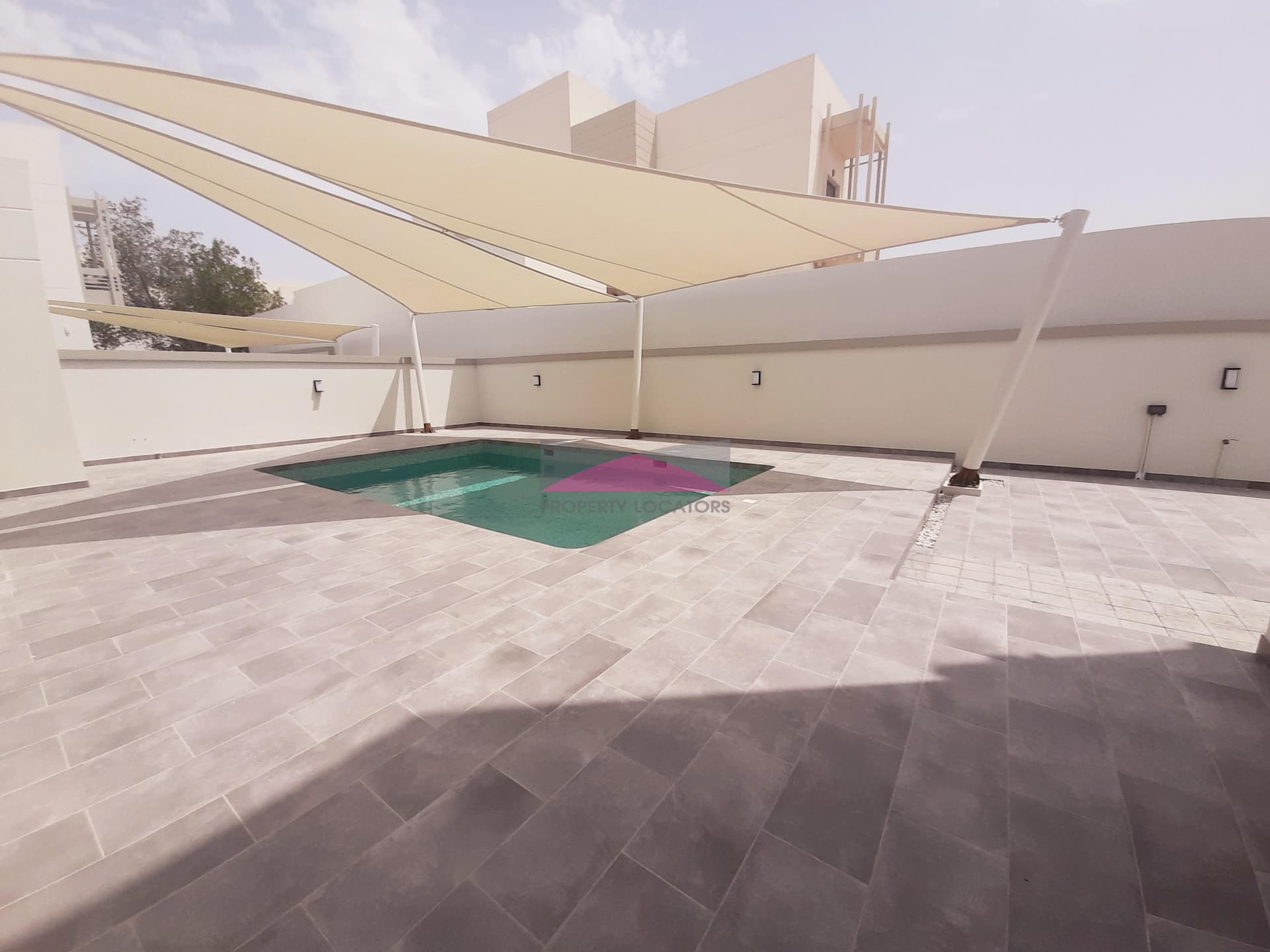 LUXURIOUS COMFORT CONVENIENCE/NEWLY RENOVATED