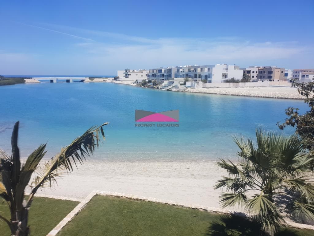 EXCELLENT INVESTMENT - 4 BED MARINA BEACH FACING