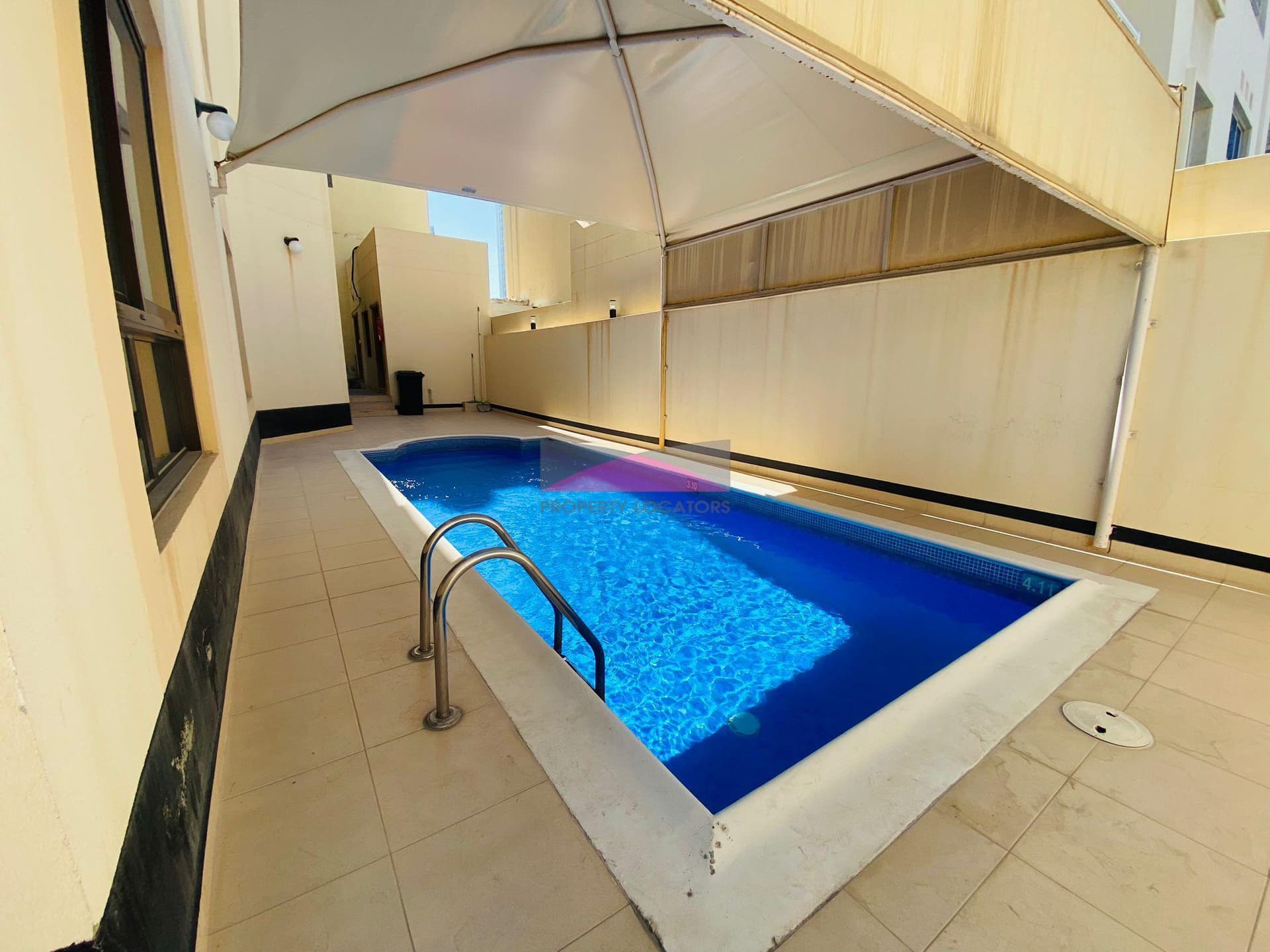 NEWLY REFURBISHED- 3-HIGH FLAT - PETS ALLOWED