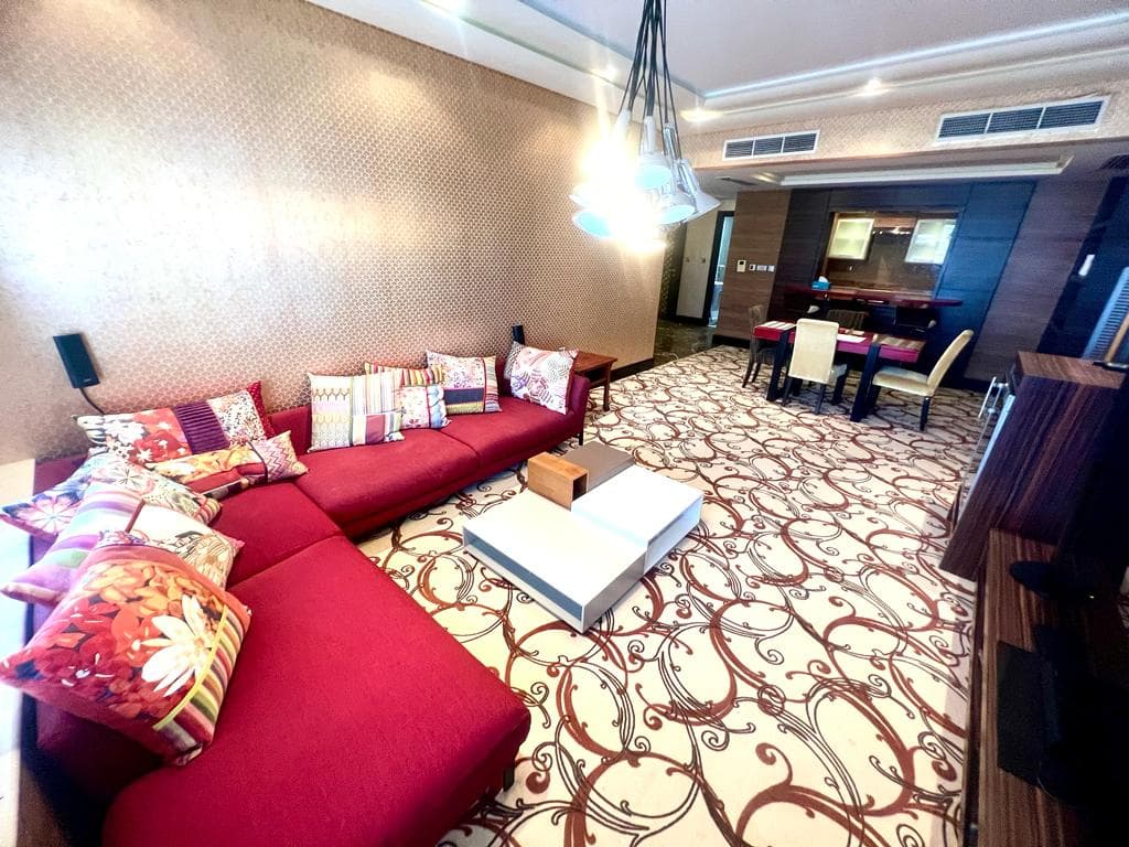 STUNNING AND UNIQUE APT FOR SALE - HIGH FLOOR