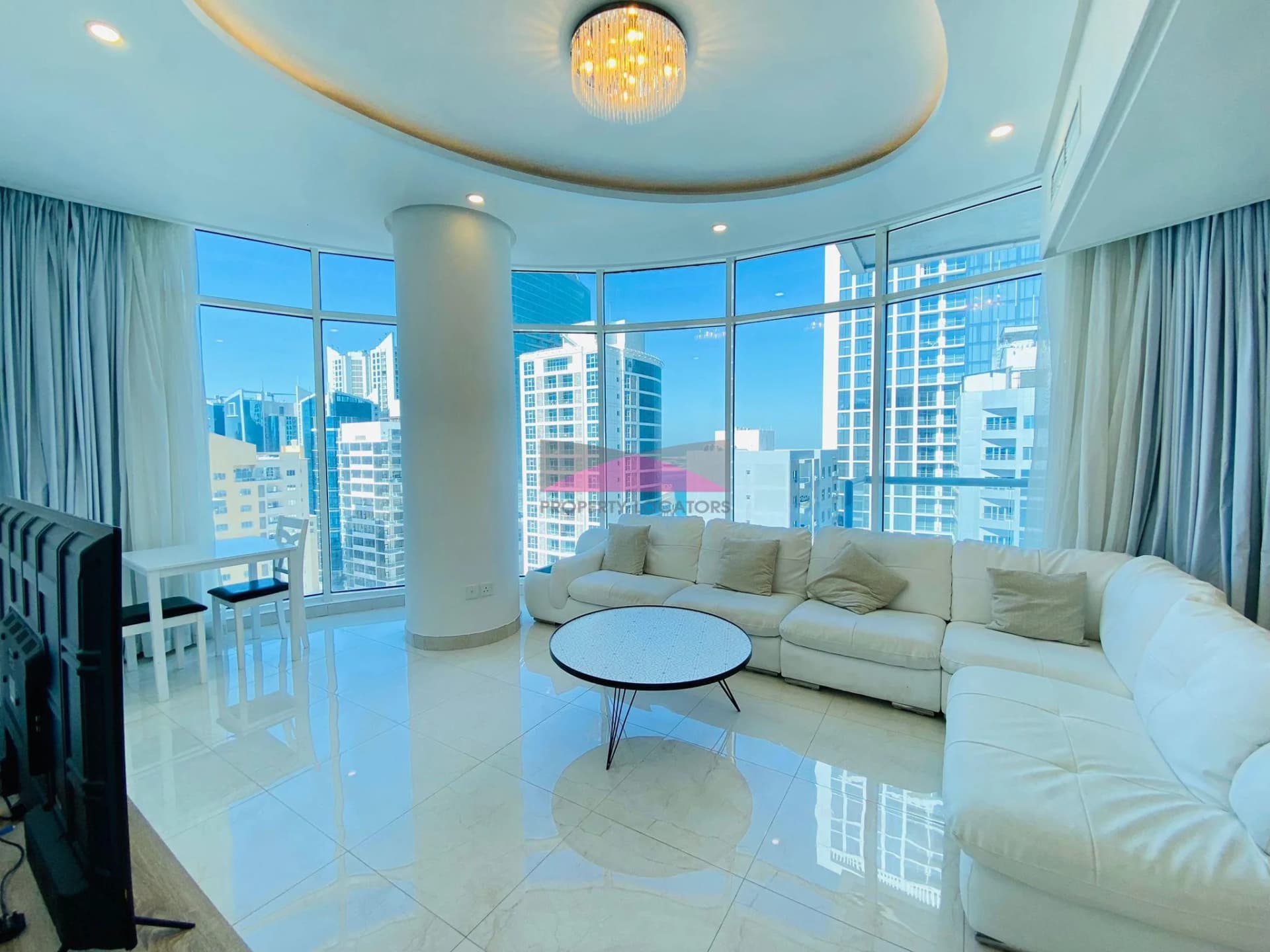 PANORAMIC CITY VIEW | MODERN | SPACIOUS