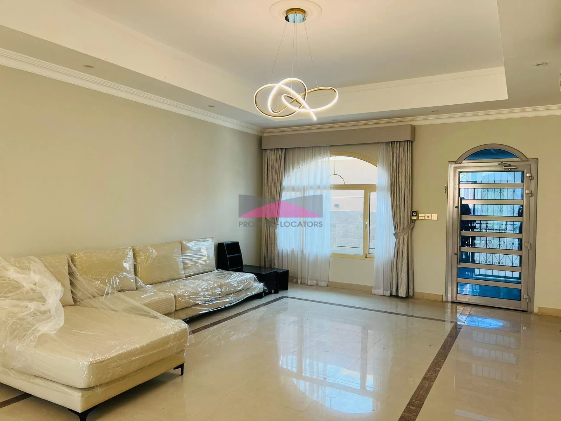 MASSIVE POOL | 2 CARPARK | RENOVATED | FURNISHED