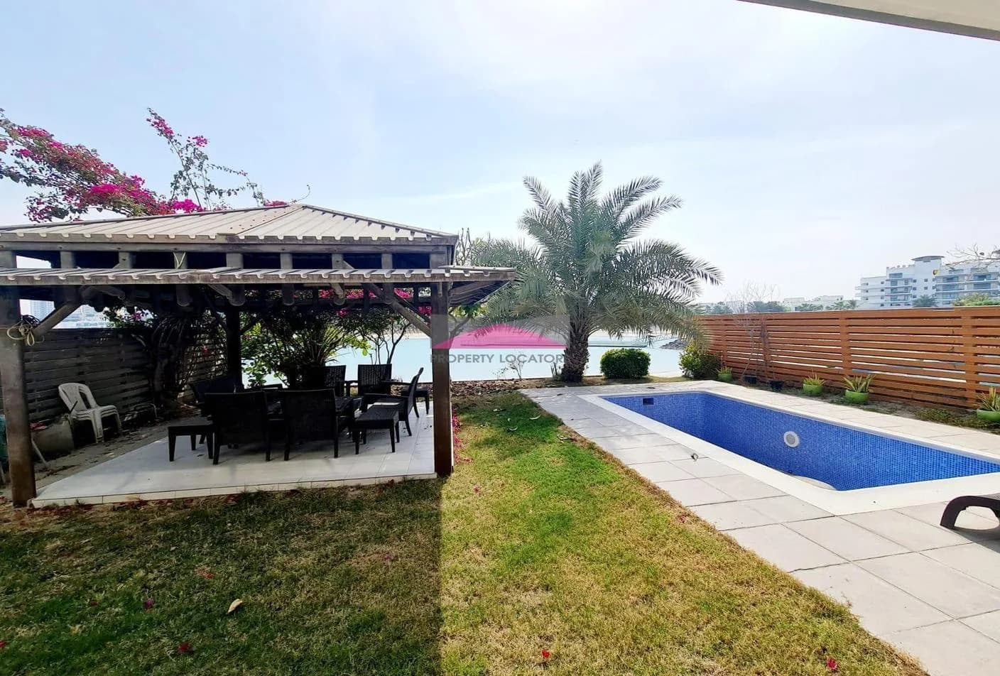 BEACH ACCESS - PRIVATE POOL - LARGE GARDEN