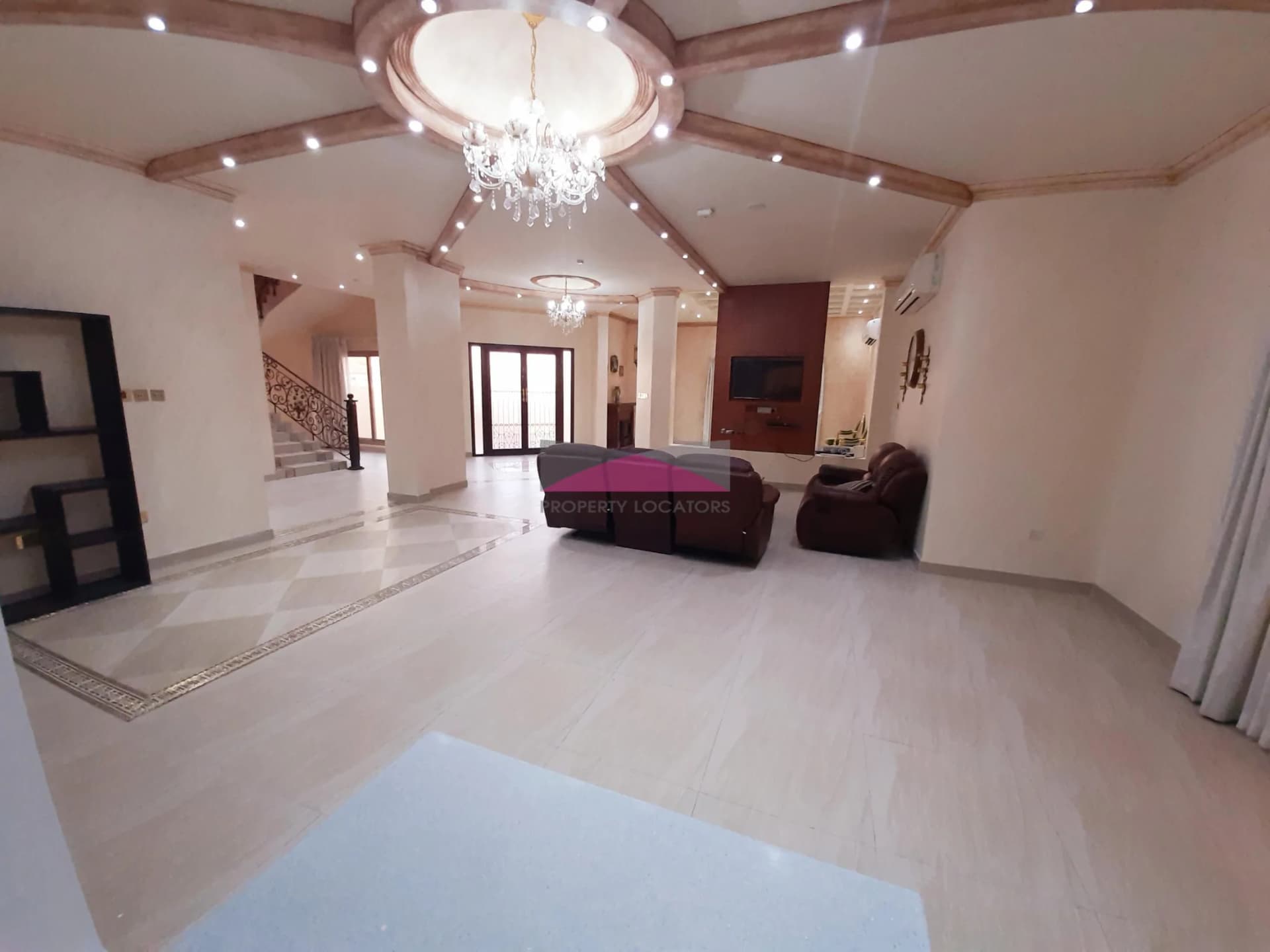 NEWLY RENOVATED/SPECIOUS/GOOD LOCATION WITH POOL