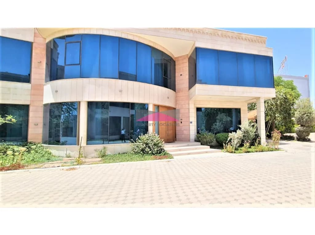 MODERN FURNISHED FOUR BED VILLA