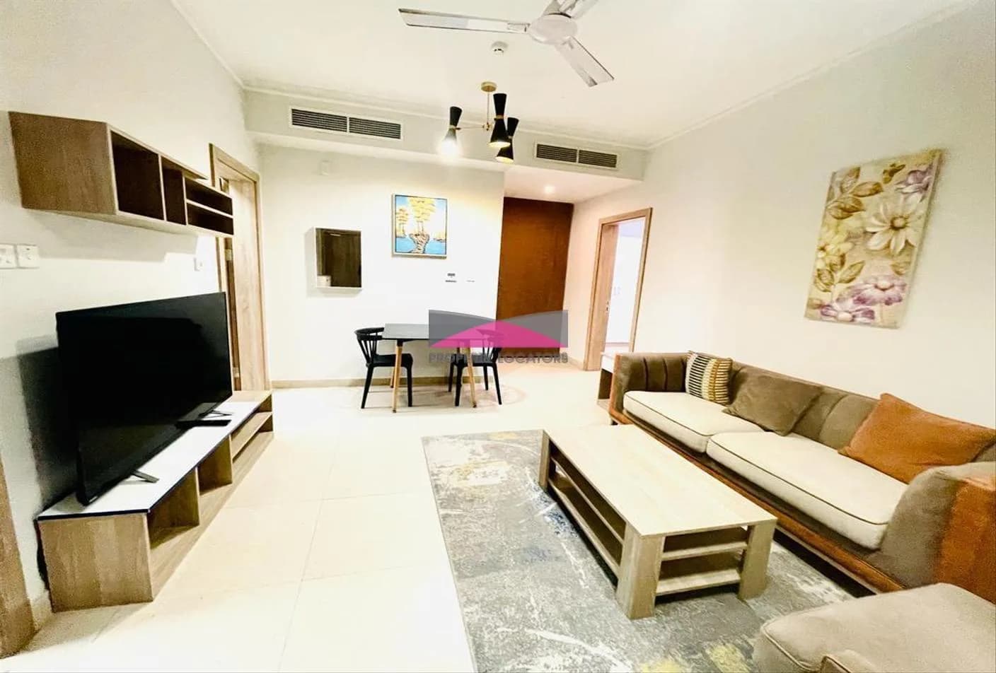 MODERN ║ CLOSED KITCHEN ║ KIDS PLAY AREA