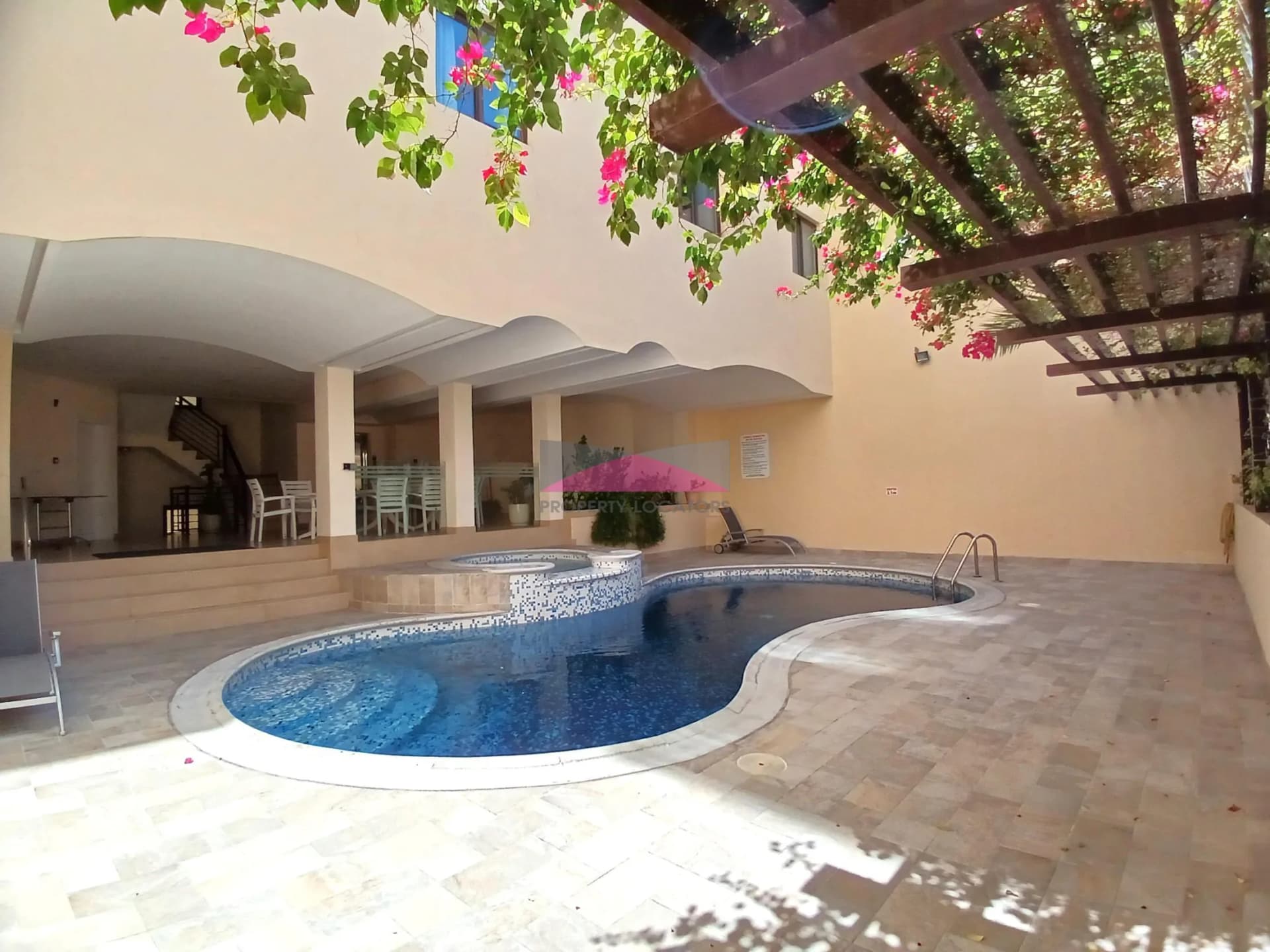 REDUCED PRICE | BRIGHT | PENTHOUSE UNIT