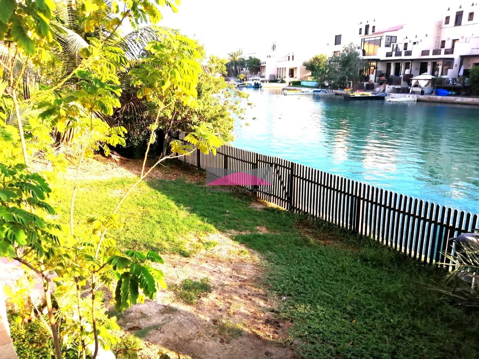BOAT MOORING/EXTRA SIDE GARDEN/ BRAND NEW A/C