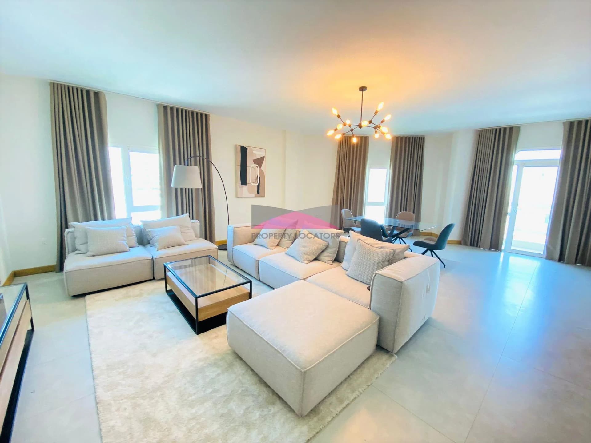 NEWLY REFURBISHED- 3HIGH - SPACIOUS APARTMENT