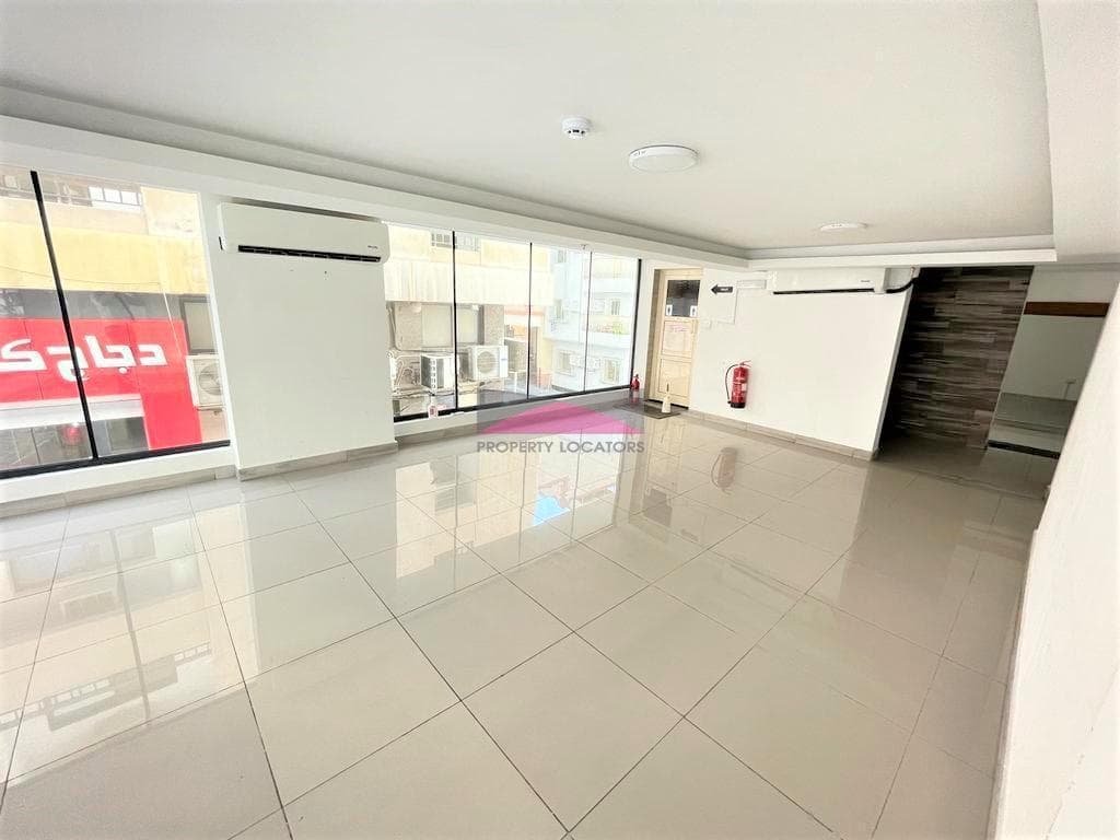 SEMI FITTED | GOOD LOCATION | MASSIVE AREA
