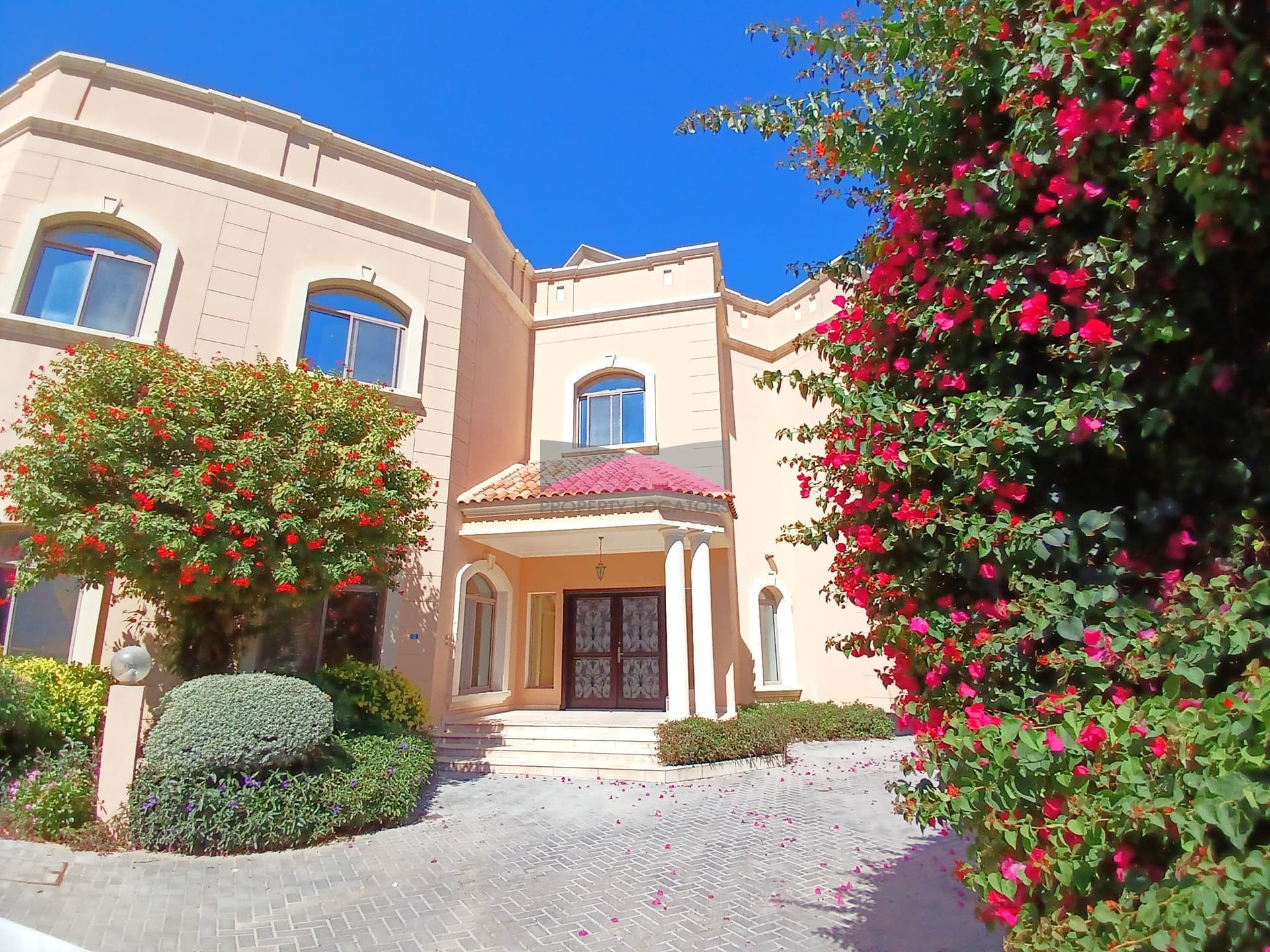 COMPOUND VILLA | PRIVATE POOL AND GARDEN
