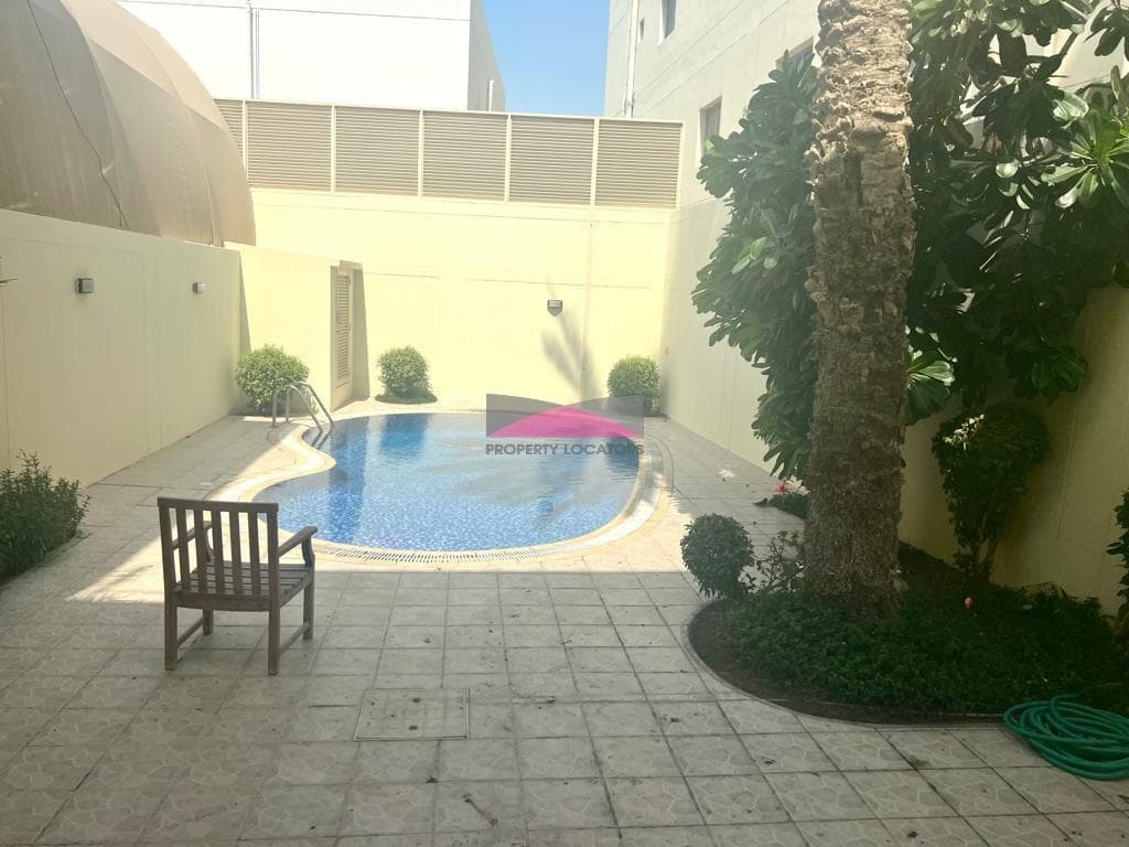 4 BED EXECUTIVE VILLA - PRIVATE POOL - PRIVATE GARAGE