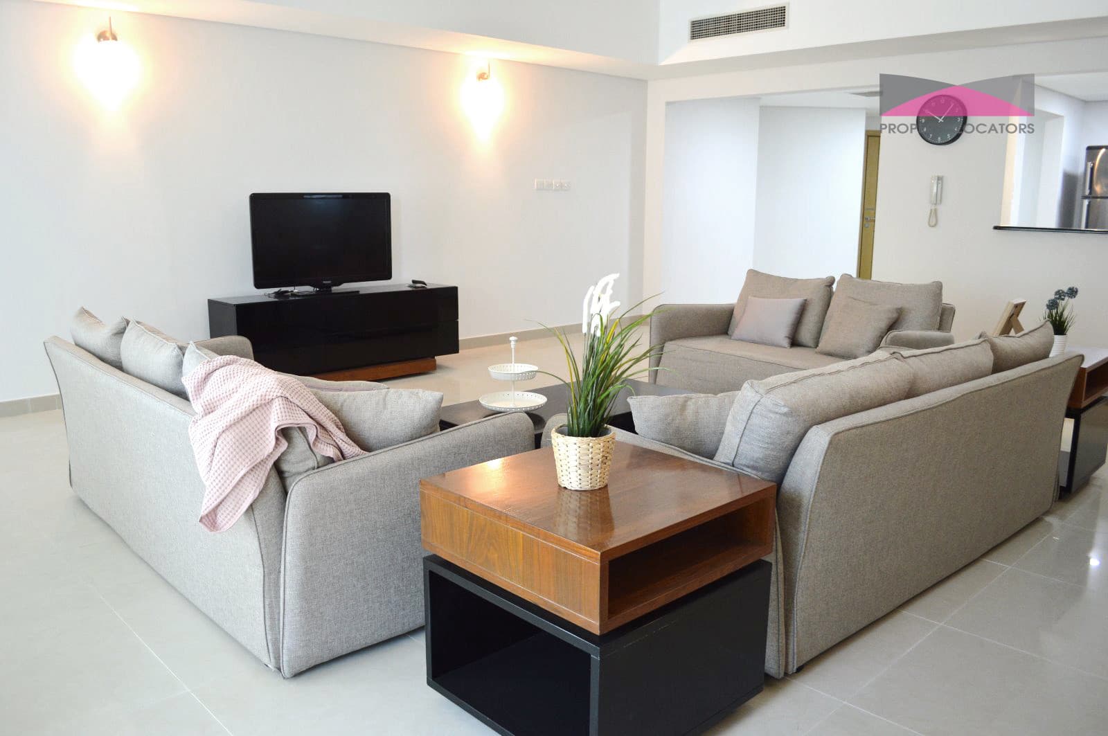 MODERN & SPACIOUS║NATURAL LIGHT║GREAT LOCATION