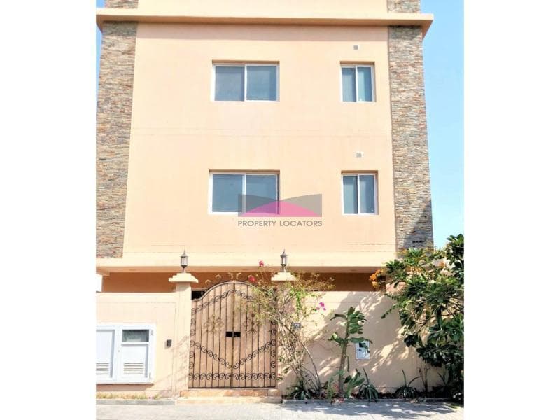 SPACIOUS FIVE BED VILLA - GARDEN - GARAGE