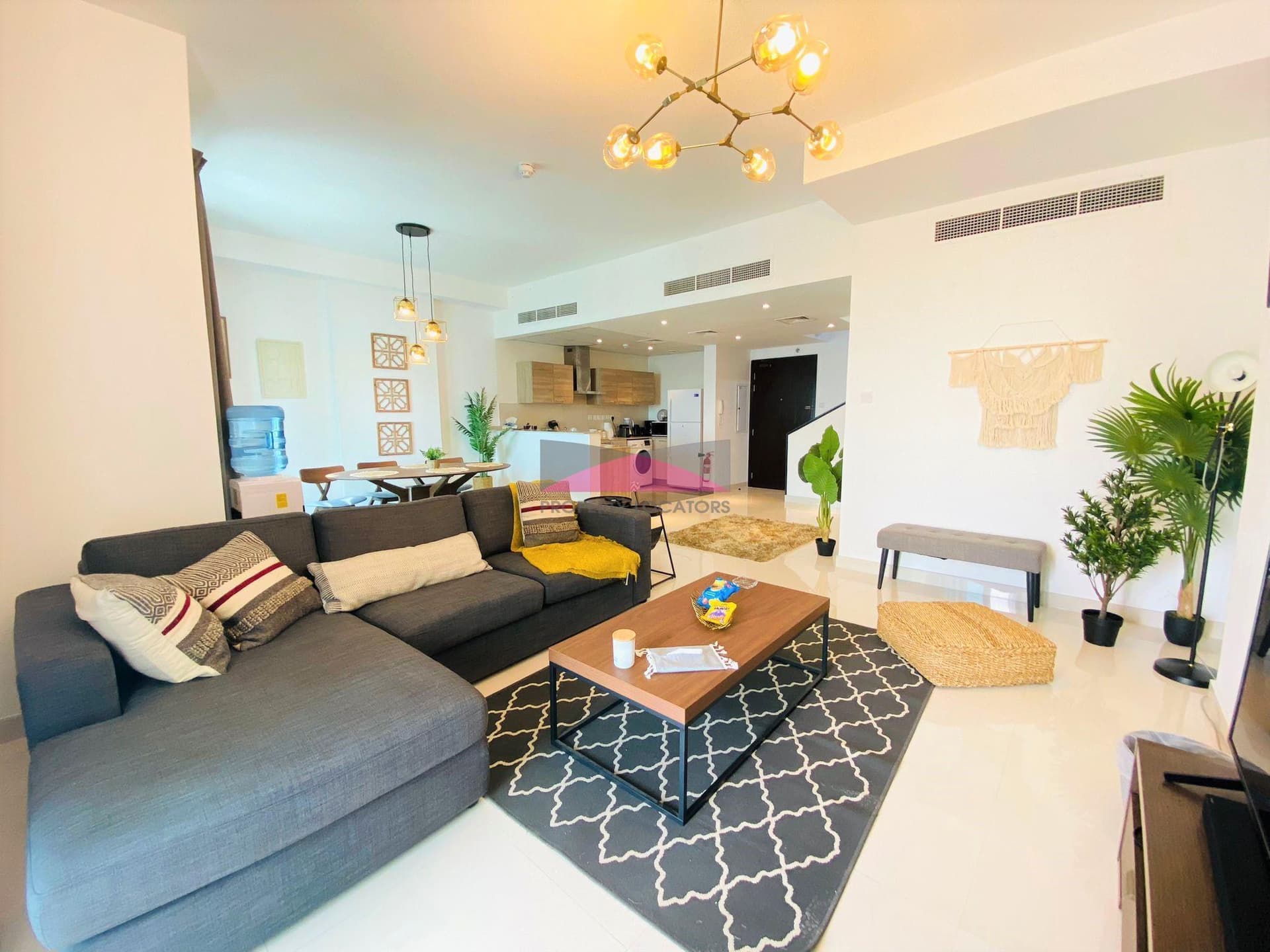 DUPLEX l MODERN BRIGHT WITH LARGE BALCONY