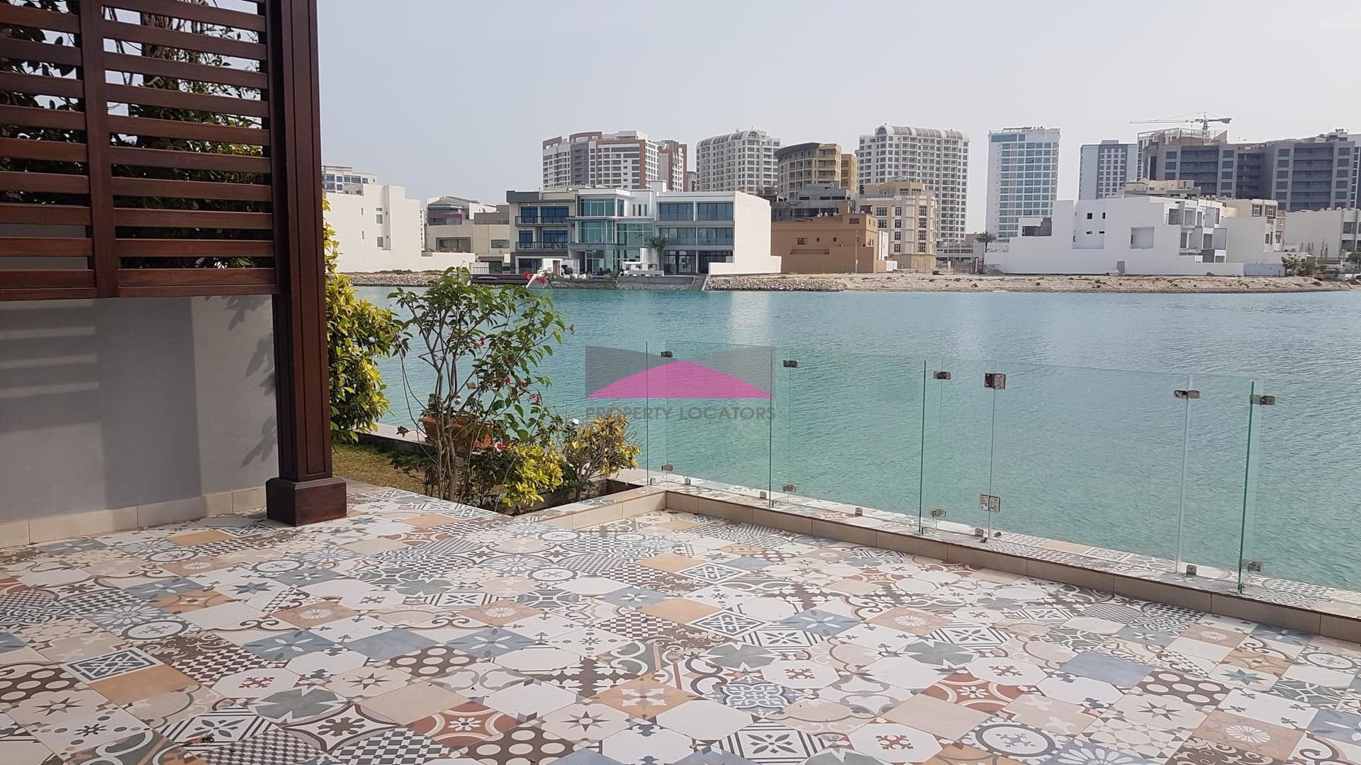 ON THE WATER/READY TO MOVE IN/REDUCED PRICE