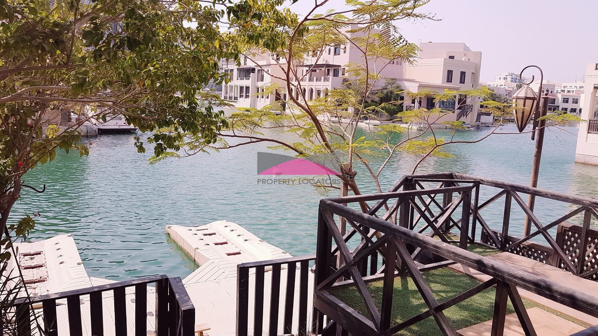 TOWN HOUSE W/ PRIVATE BOAT MOORING & GARDEN