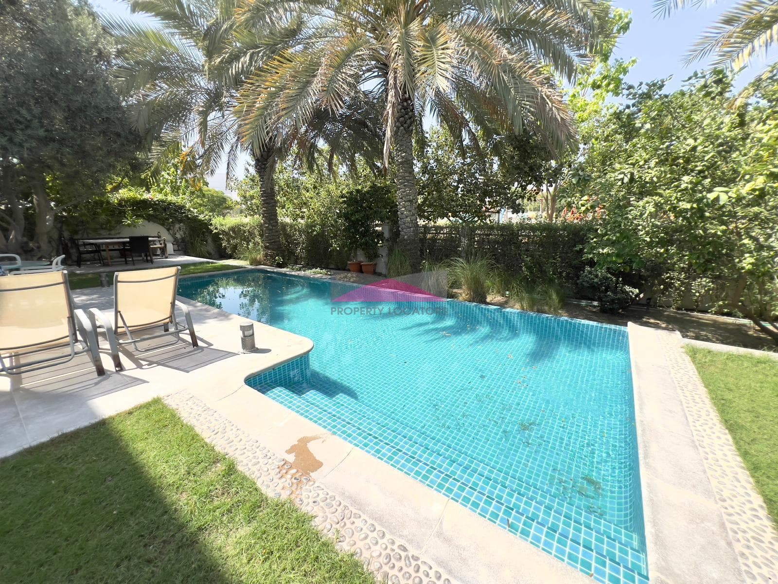 FOUR BED VILLA - PRIVATE GARDEN AND POOL