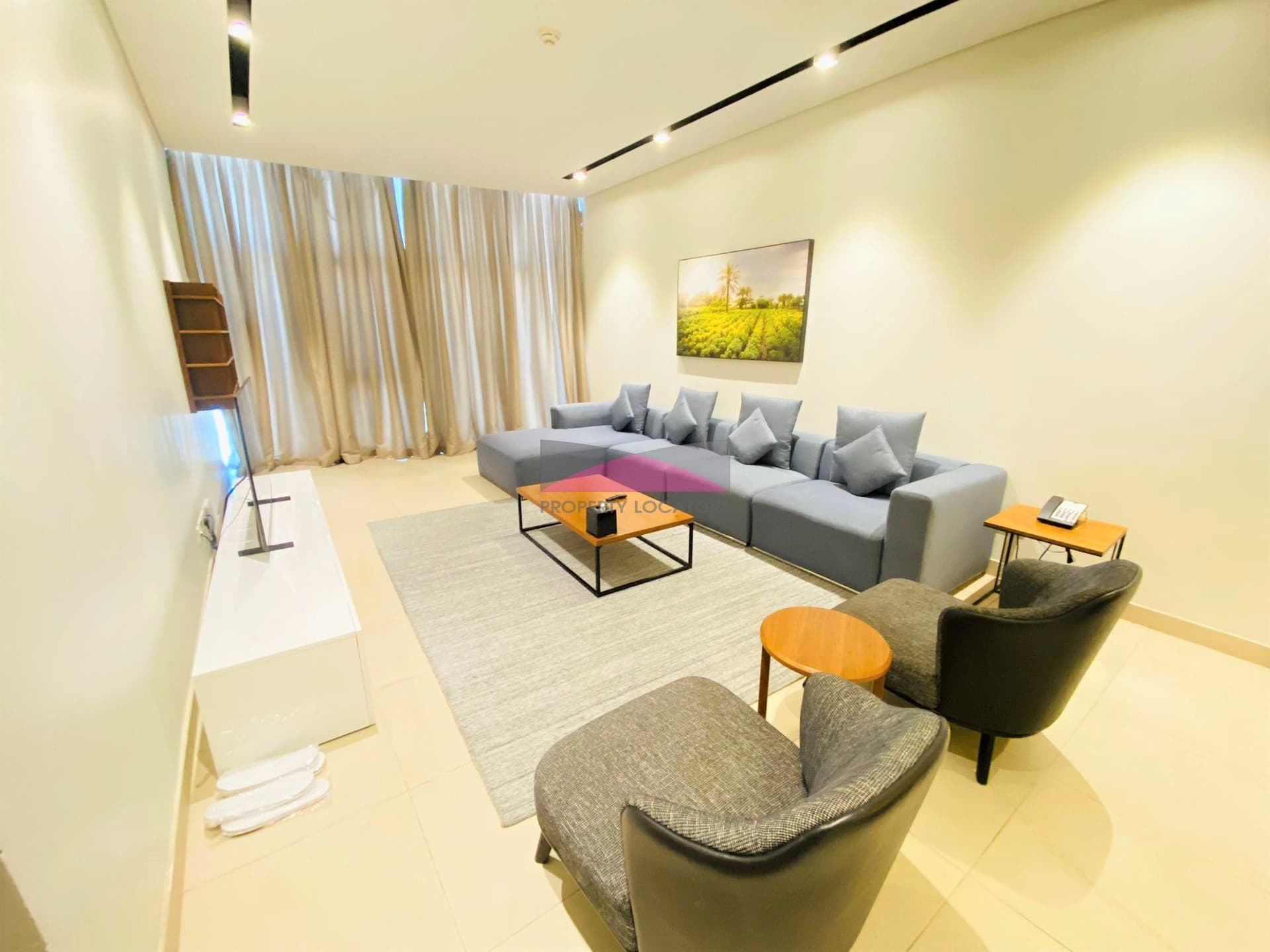 MODERN - BRIGHT- LUXURIOUS - PRIME LOCATION