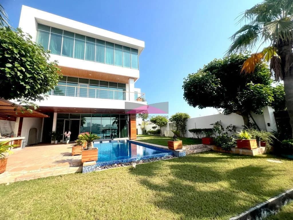 EXCEPTIONAL BEACH FRONT VILLA - PVT POOL