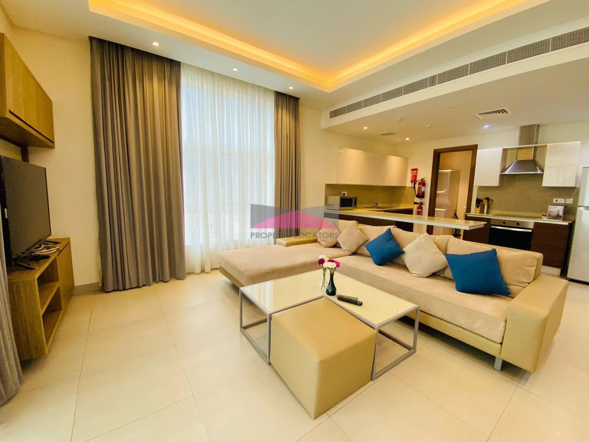 CONTEMPORARY DESIGN l NAVY APPROVED l BALCONY