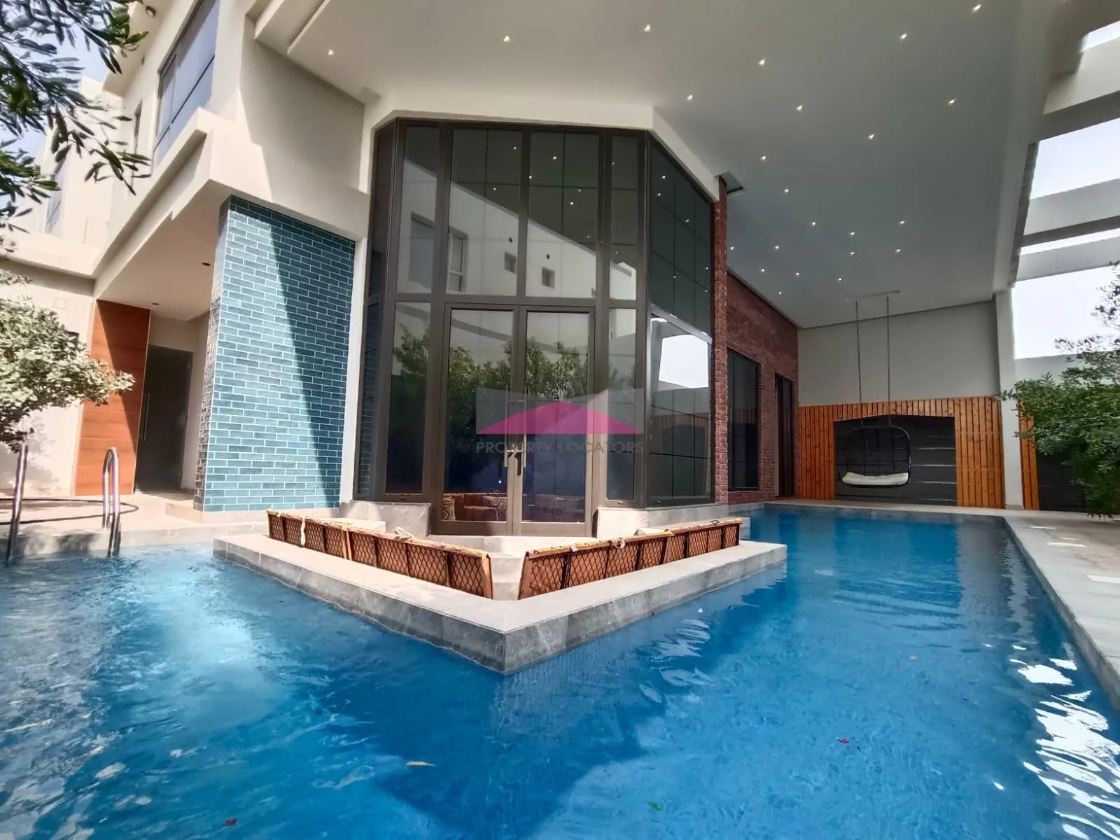 BRAND NEW| ELEVATOR |SEA VIEW |POOL |GARDEN