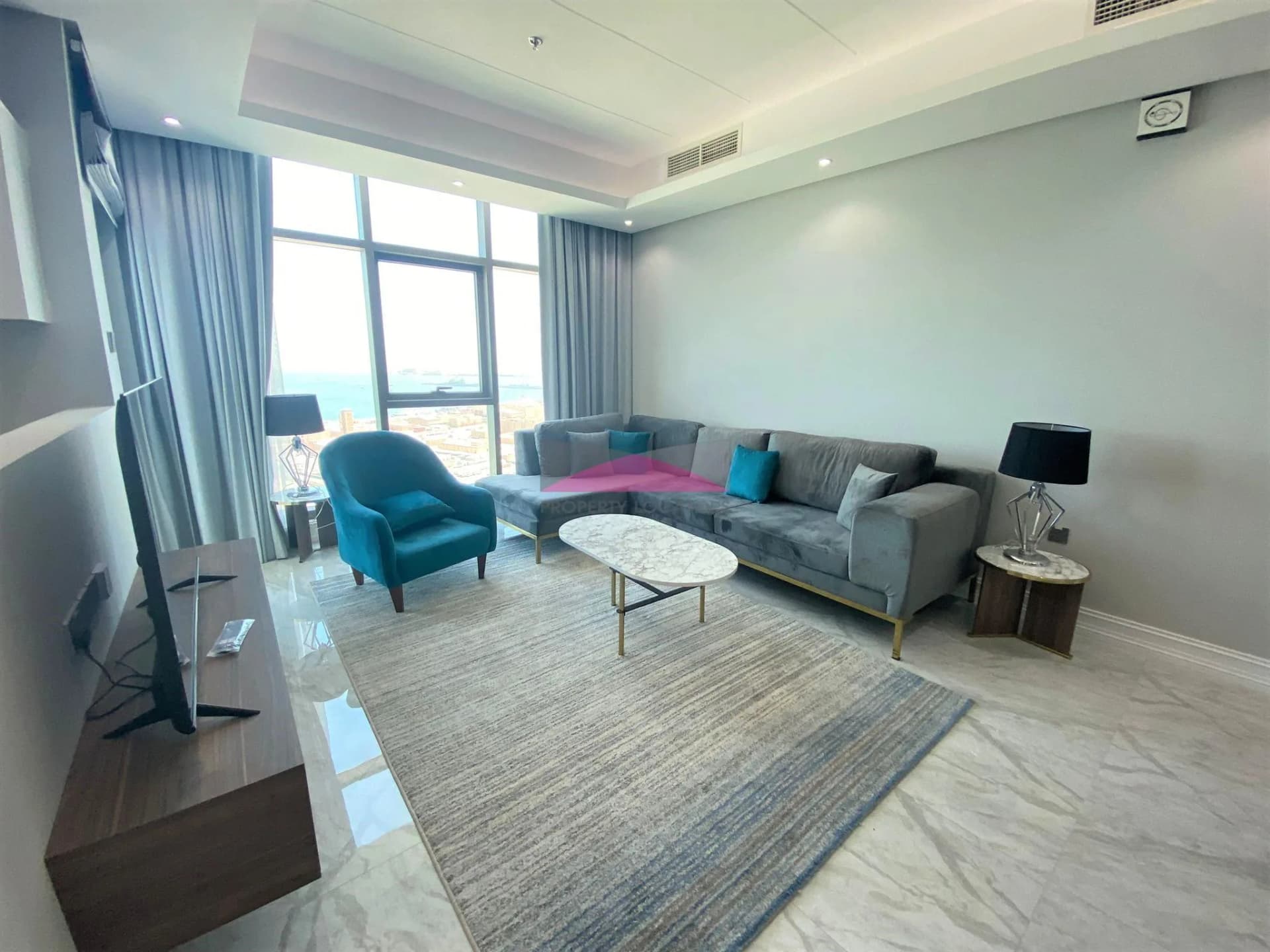 BRAND NEW! - CONTEMPORARY FLAT - SEA VIEW