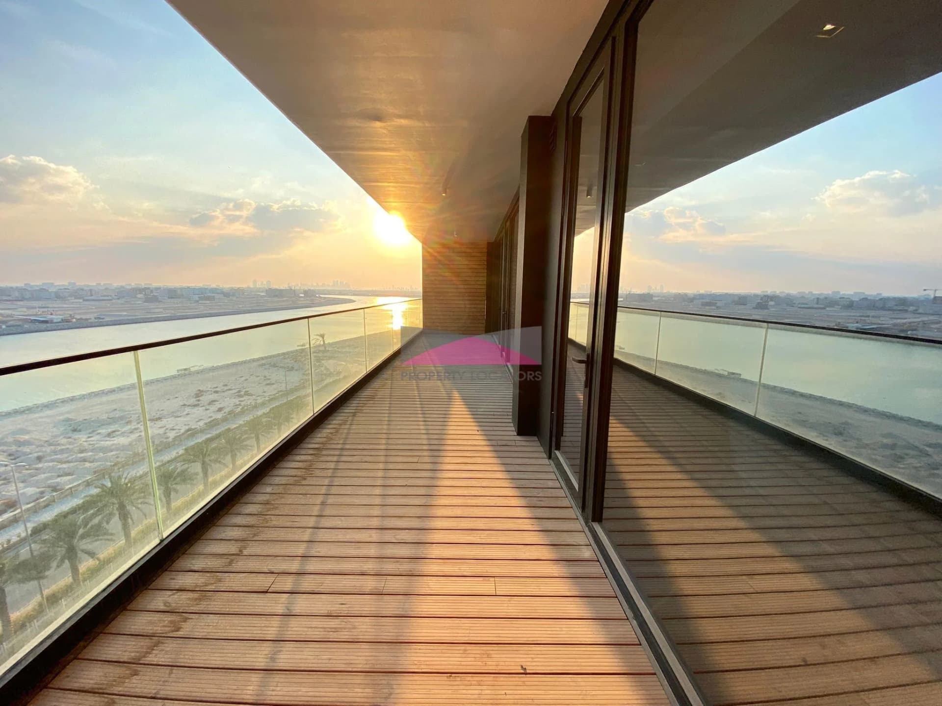 WIDE BALCONY|2BEDROOMS|2BATHROOMS + 1GUEST TOILET