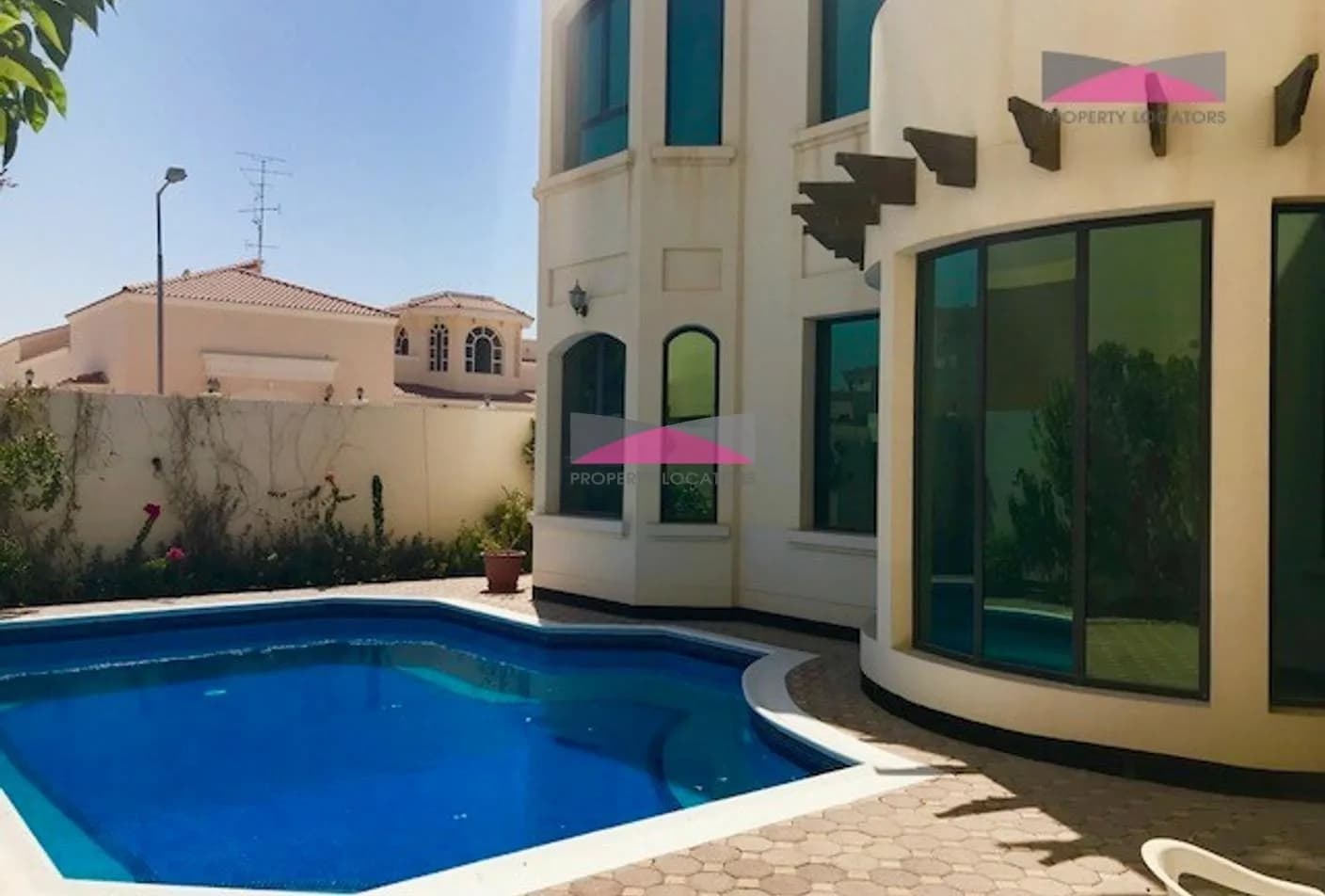 STUNNING FOUR BED PVT VILLA - PVT POOL.