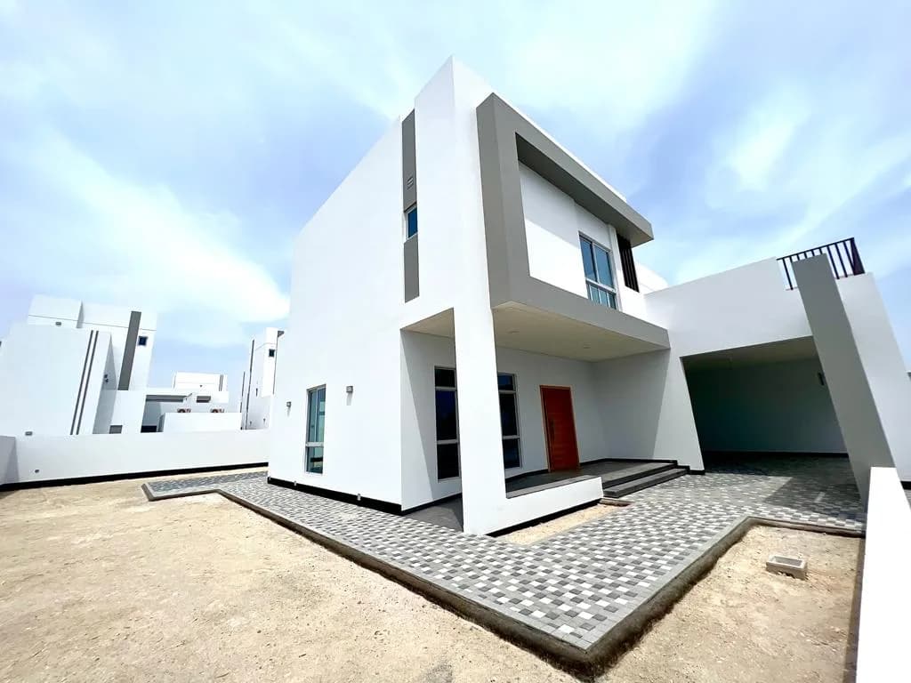 FOUR BED VILLAS - BALCONY - GARDEN - FACILITIES